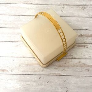 Tupperware Cake Taker Square Golden Yellow 3 Piece Set Top Handle 1258-5